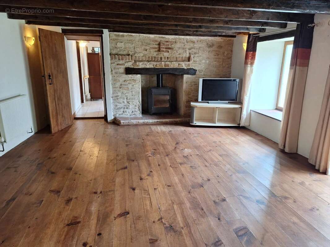 Maison de campagne, grange et terrain - photo 11