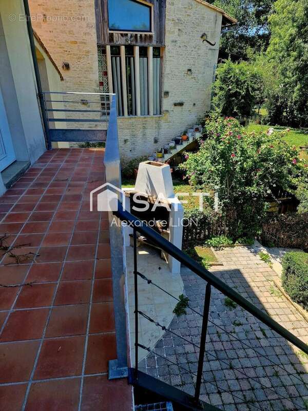 Maison 145 m² à Sansais  - photo 7