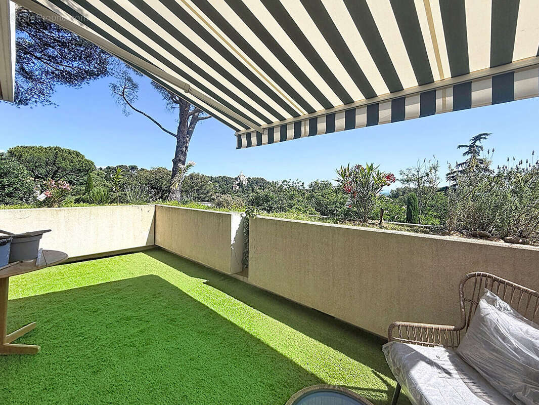 Appartement à VILLENEUVE-LES-AVIGNON