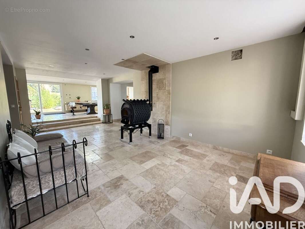 Photo 2 - Maison à CRECY-LA-CHAPELLE