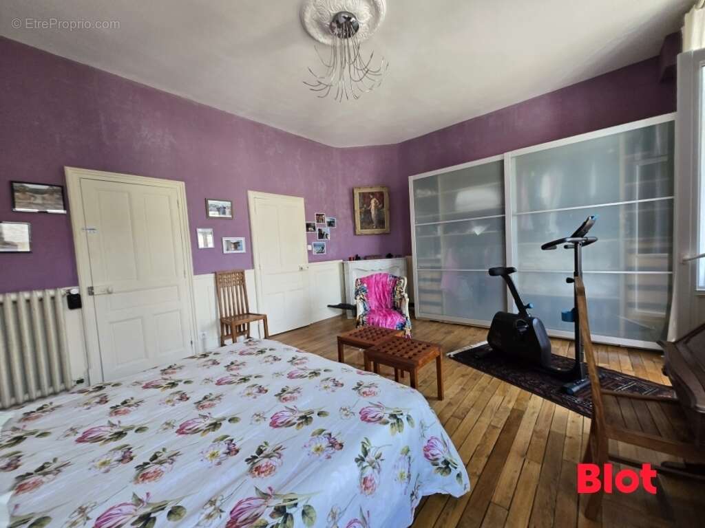 Appartement à FOUGERES