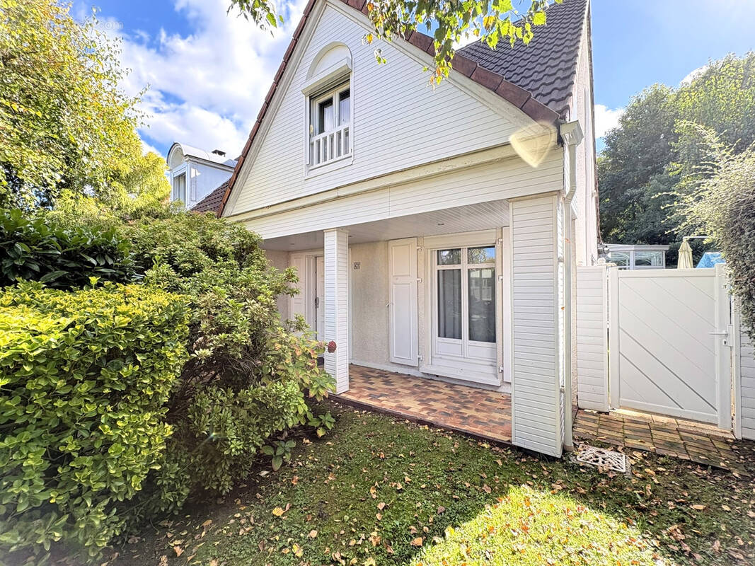 Maison à LA QUEUE-EN-BRIE