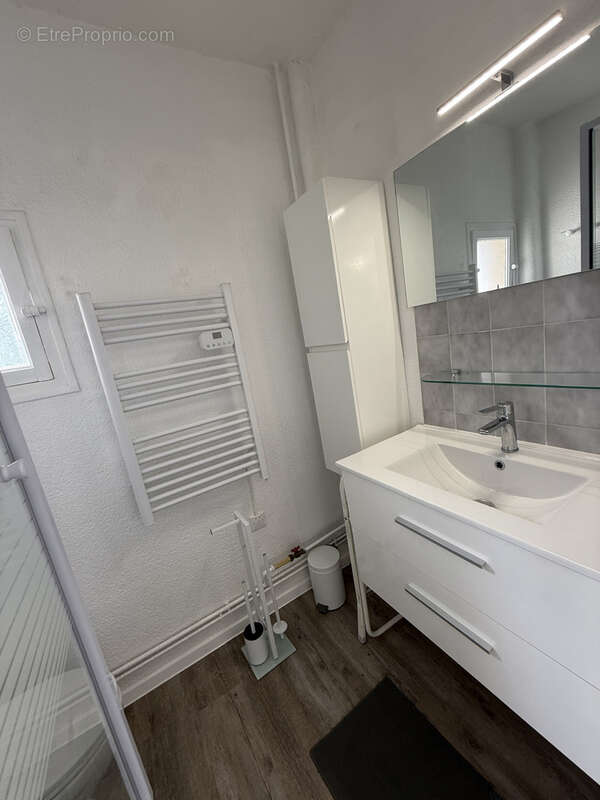 Appartement à GREOUX-LES-BAINS
