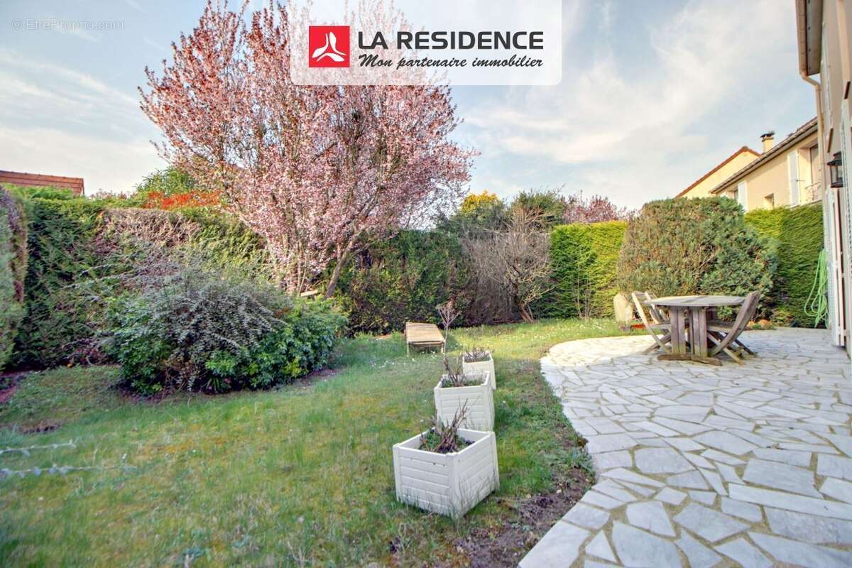 Maison à VERNEUIL-SUR-SEINE