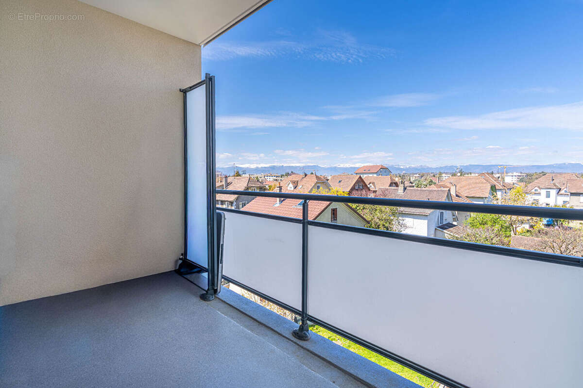 Appartement à AMBILLY