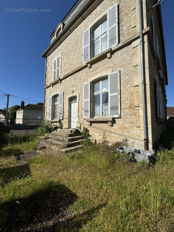 Maison à COULMIER-LE-SEC