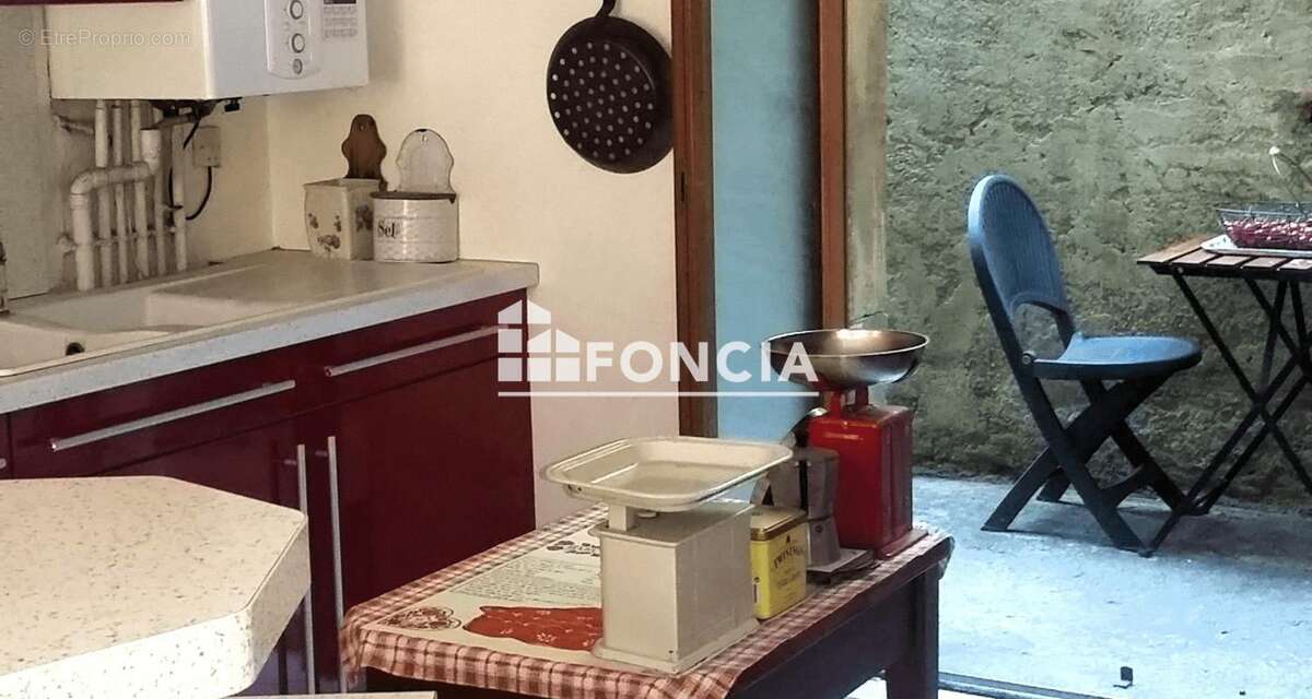 Appartement à CHATEL-SAINT-GERMAIN