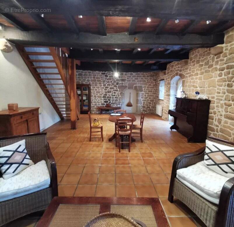 Maison à PRIZIAC