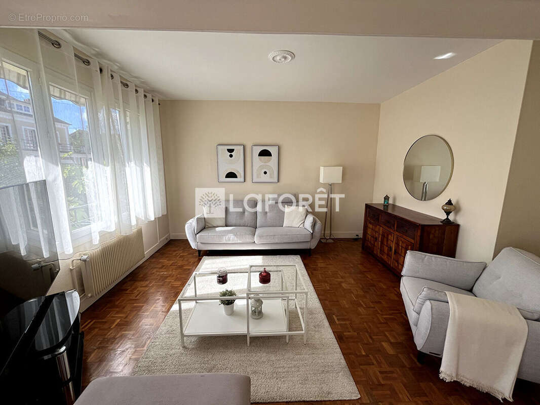 Appartement à LES MUREAUX