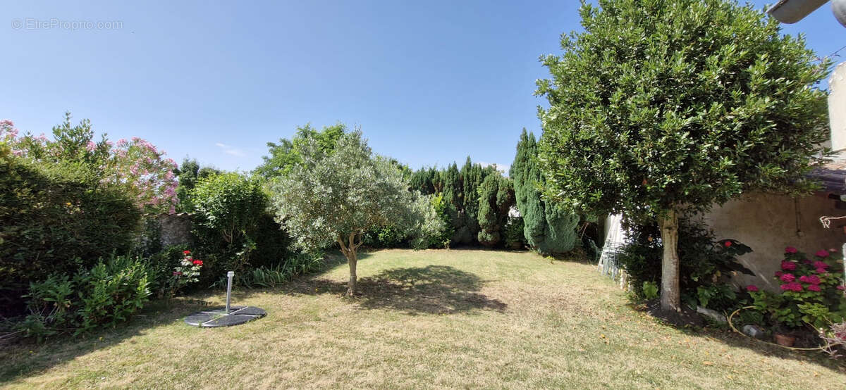 Maison à MORTAGNE-SUR-GIRONDE