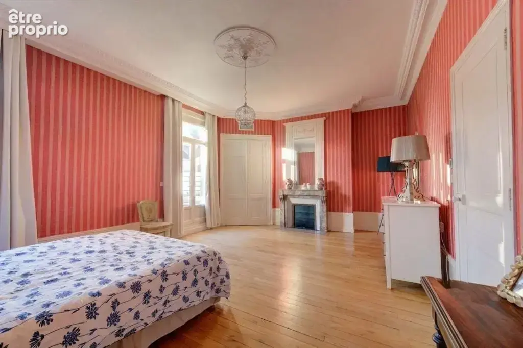 Tours (37000), Indre-et-Loire – Maison de caractère de 446 m², 10 pièces, 7 ch, dépendance, jardin, piscine - photo 12