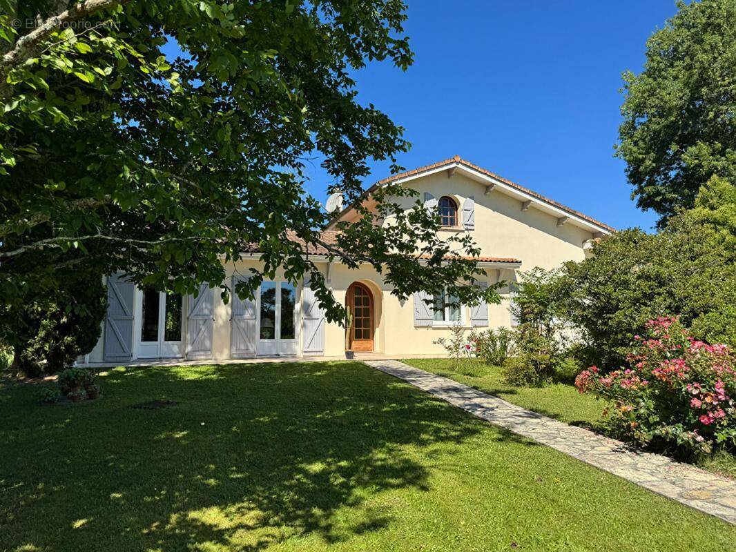 Maison à SADIRAC