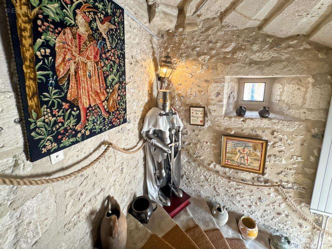 Maison forte aux allures de petit chateau - photo 10