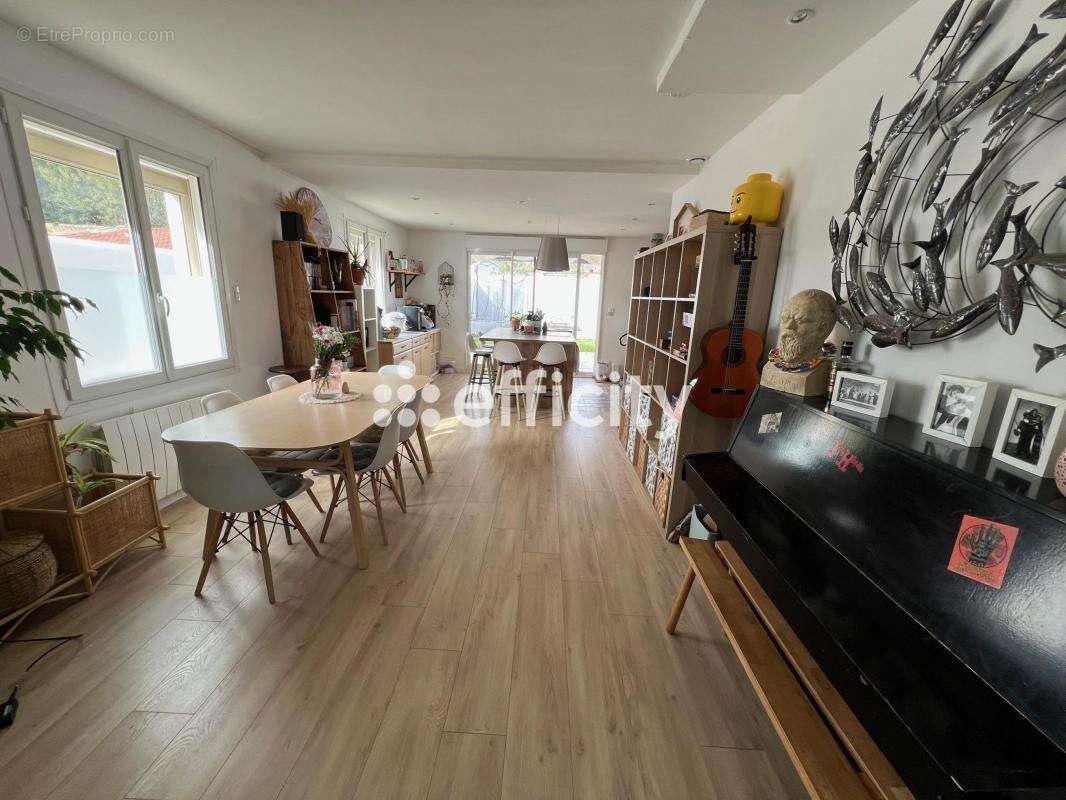 Maison à SAINT-XANDRE