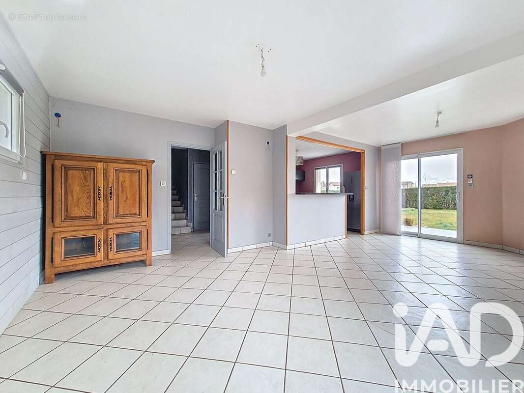 Maison 139 m² à Chaspuzac  - photo 4