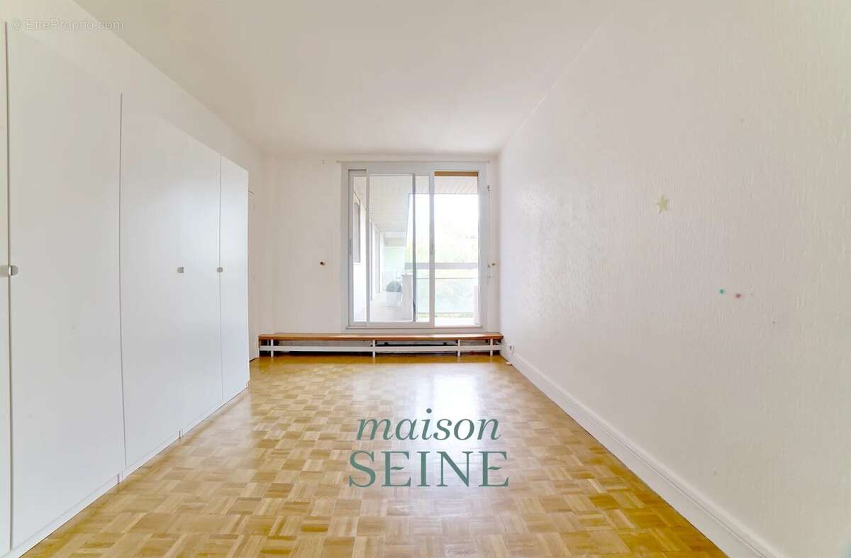 Appartement à NEUILLY-SUR-SEINE