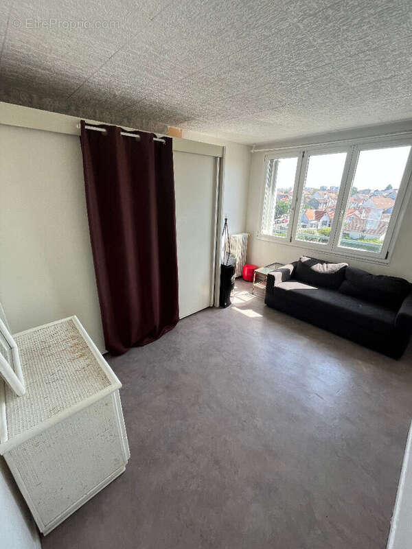 Appartement à LE BLANC-MESNIL