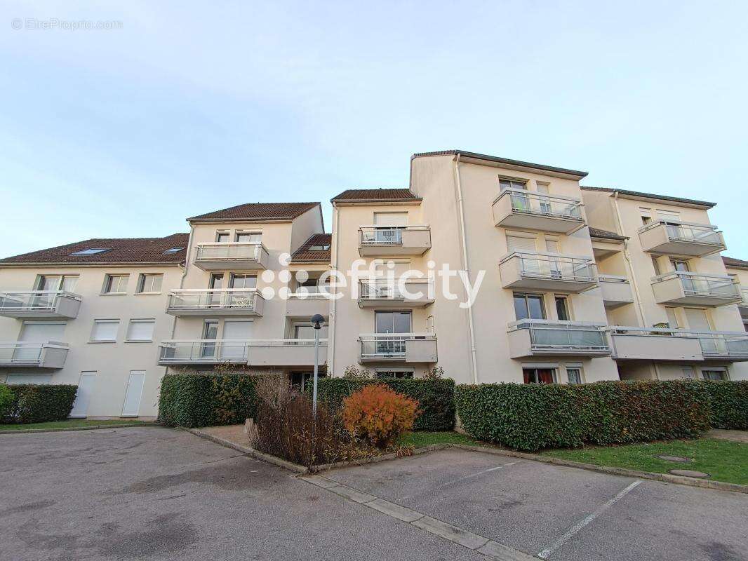 Appartement à LE MESNIL-ESNARD