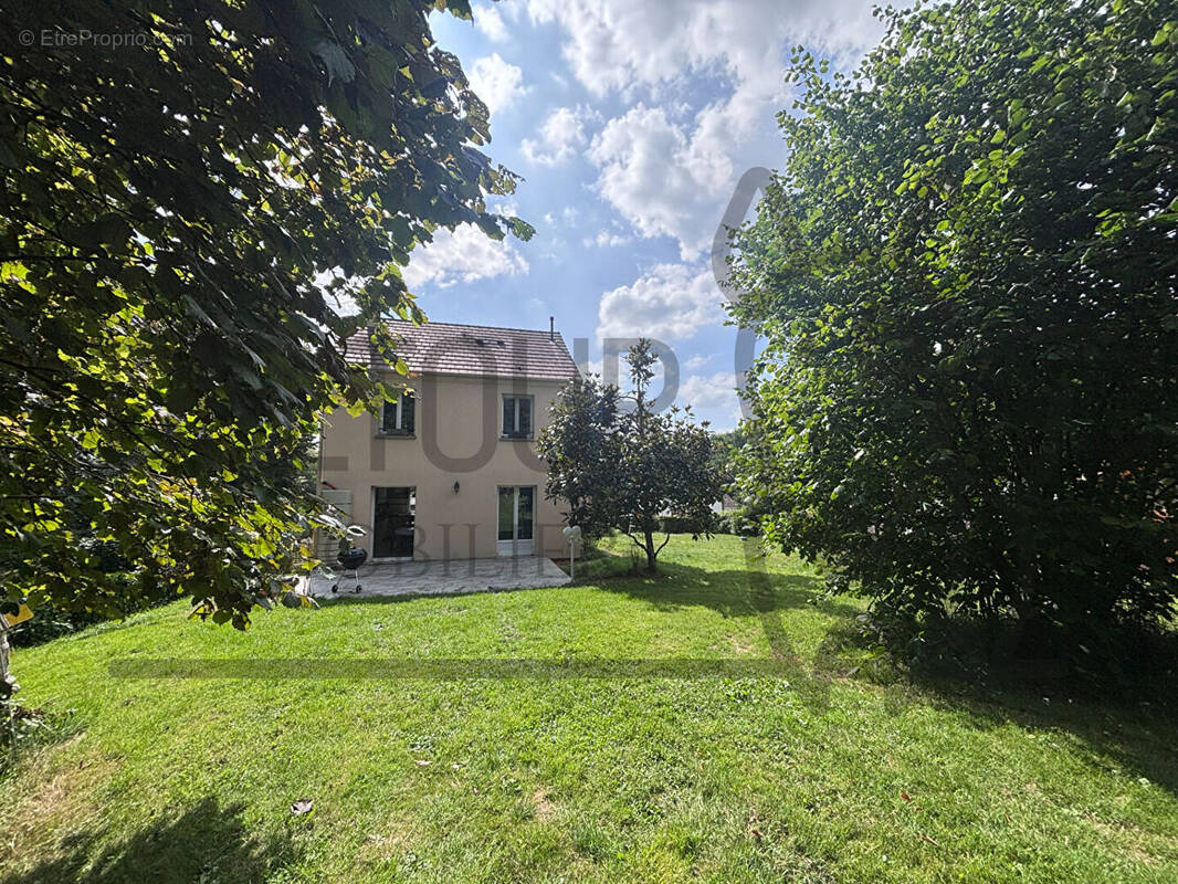 Maison à FAREMOUTIERS