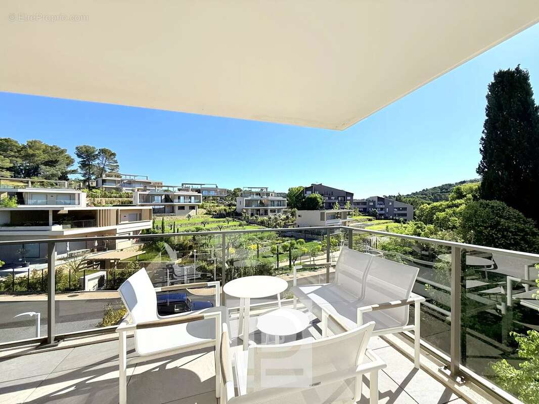 Appartement à MOUGINS