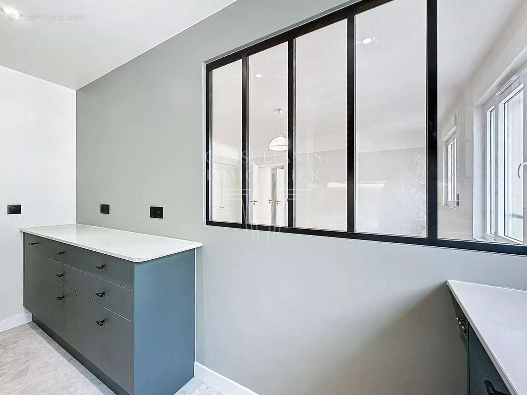 Appartement à PARIS-7E