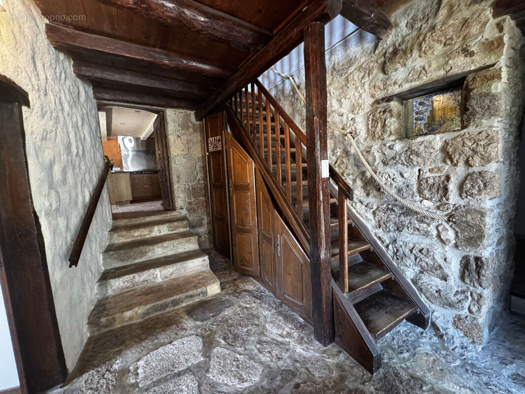Maison à SATILLIEU