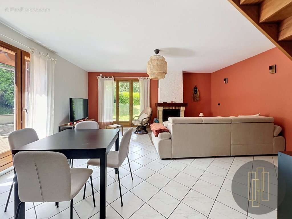 Maison à LIMAS