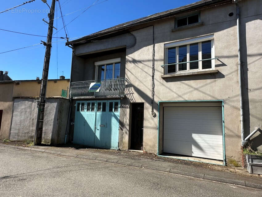 Maison à SAINT-GERVAIS-D'AUVERGNE