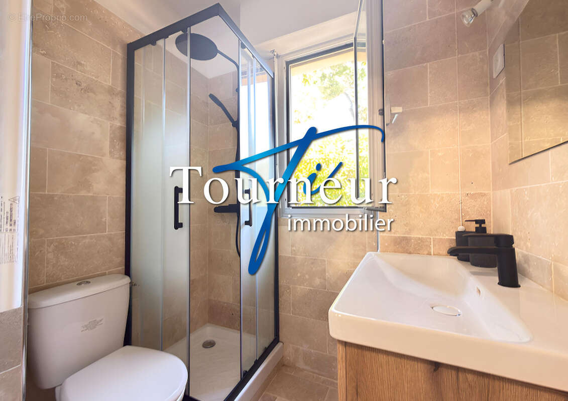 Sanary residence standing beau studio renove au calme vue arboree - photo 7