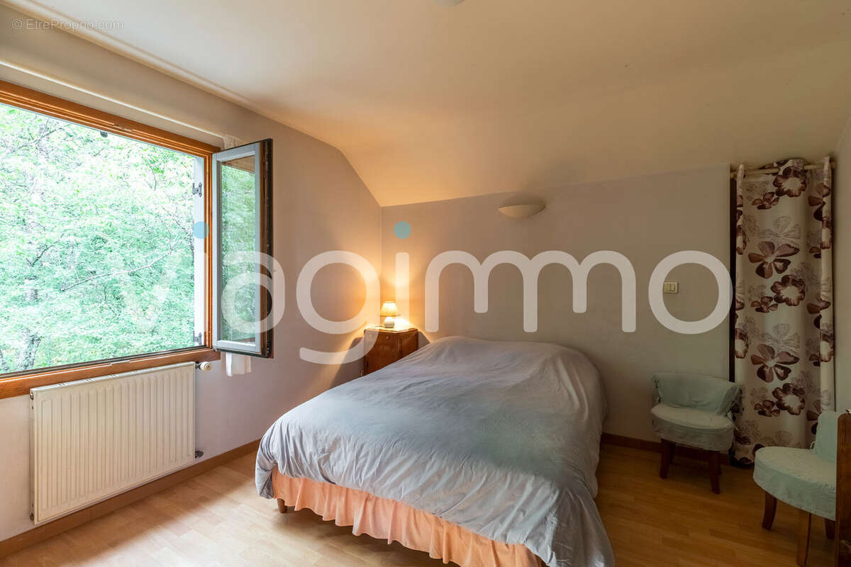Superbe Chalet à DINOZE  dans un cadre de vie privilégié - photo 15