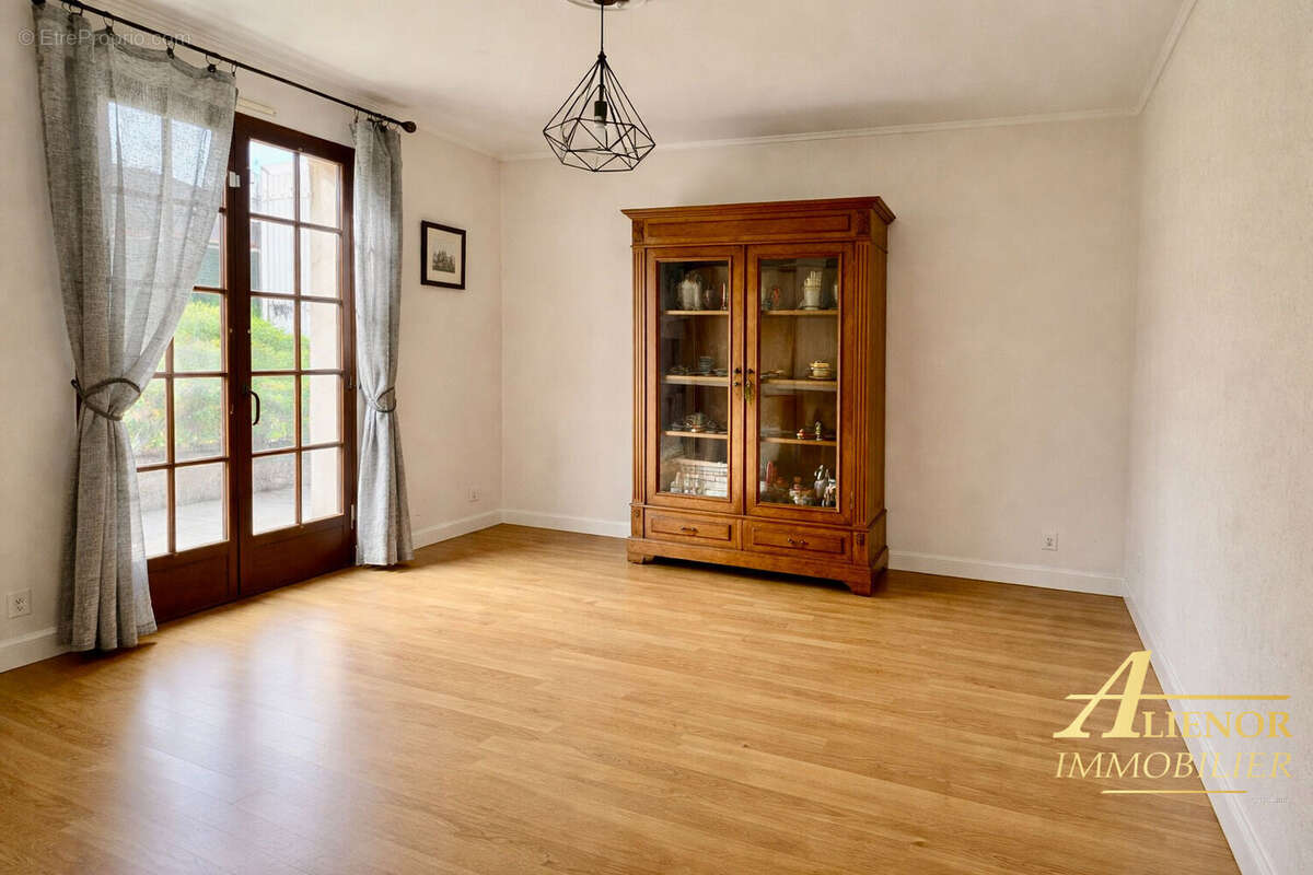 Maison à COULOUNIEIX-CHAMIERS