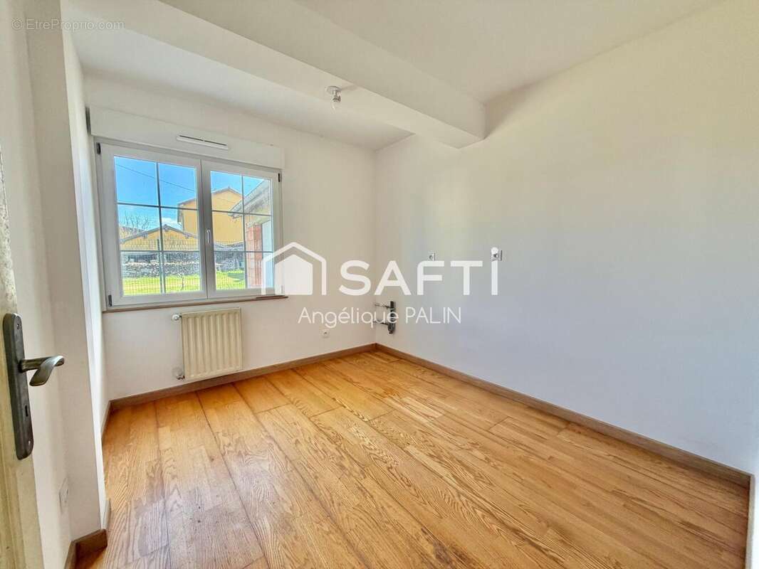 Photo 8 - Maison à LES ISLETTES