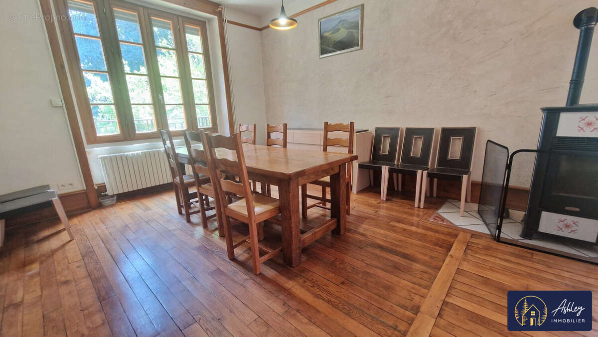 Maison à NEUVIC