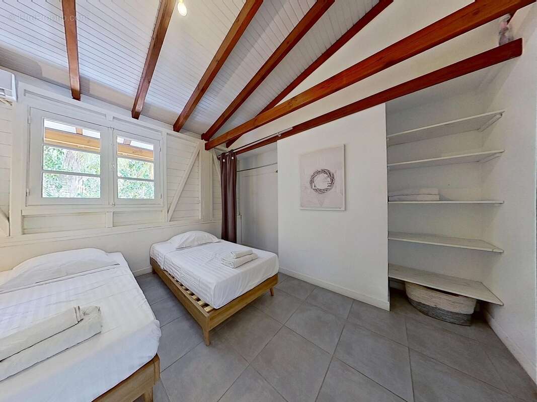 LES TROIS ILETS VILLA P6 bis -165 m² Hab / - Terrain de 986 m² - Piscine - Plain pied - A Vendre Martinique (972) - photo 13