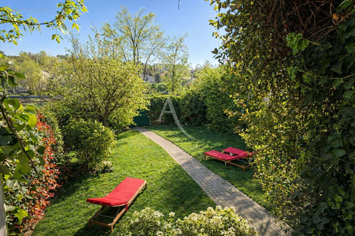 Maison à LE PERREUX-SUR-MARNE