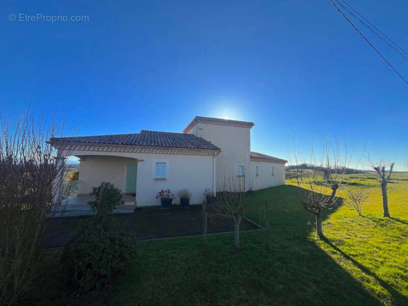 Maison à SAINTE-DODE