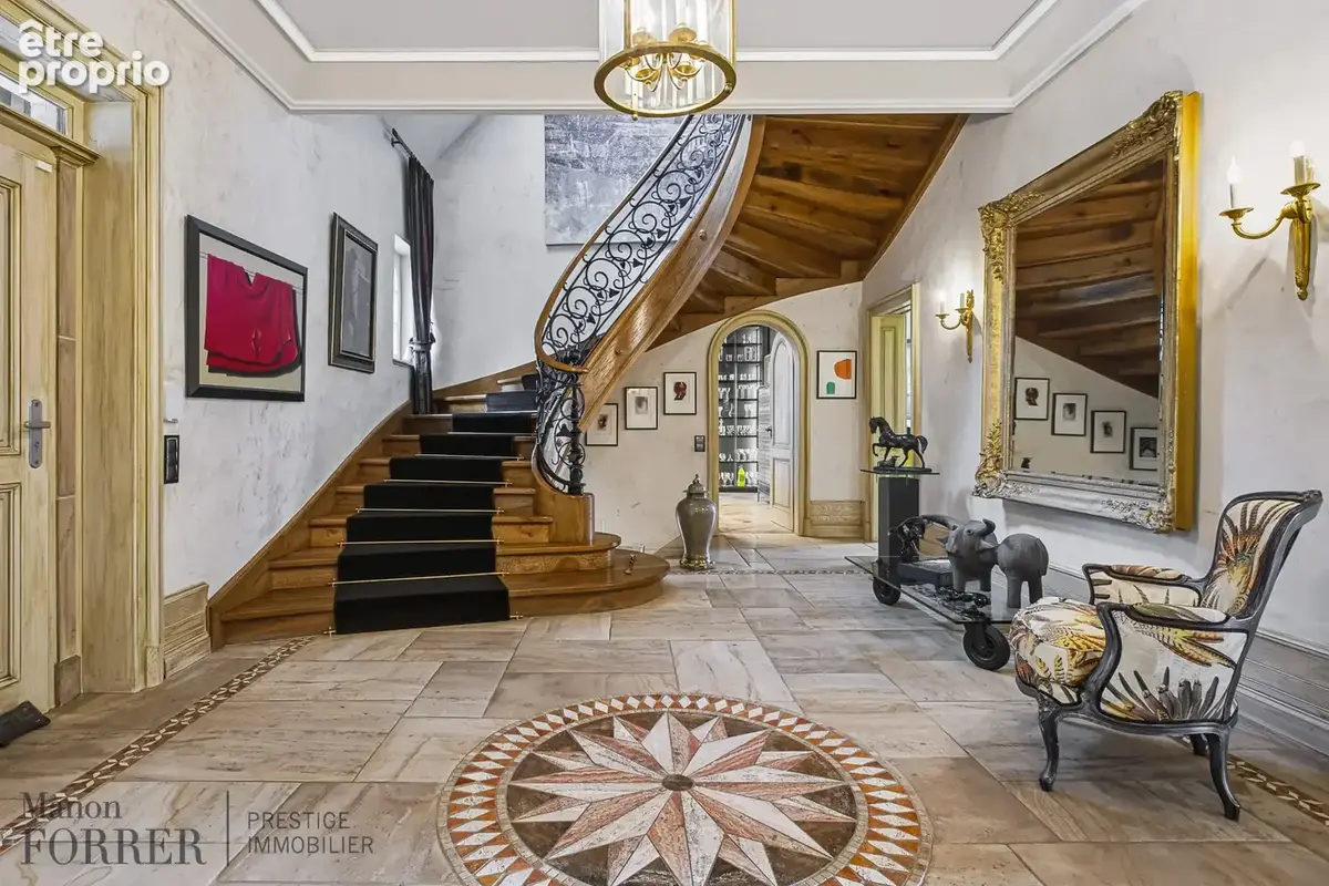 À VENDRE ! Maison de maître aux prestations haut de gamme avec piscine intérieure & jardin   327 m2 - photo 5