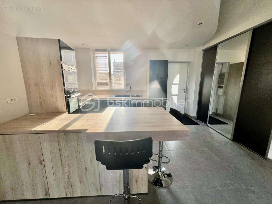 Appartement à BOMBON