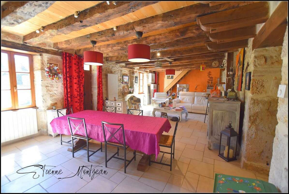 Maison à LAUZES