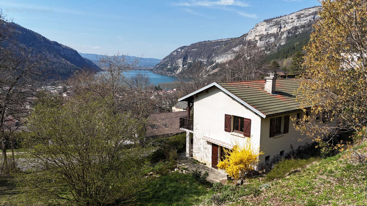 Maison à NANTUA