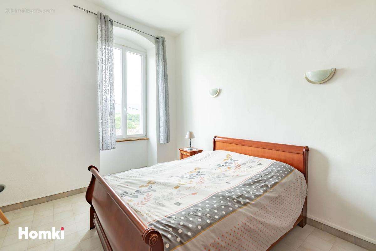 Maison de ville T8 de 227 m2 à Gardie 11250 - photo 8