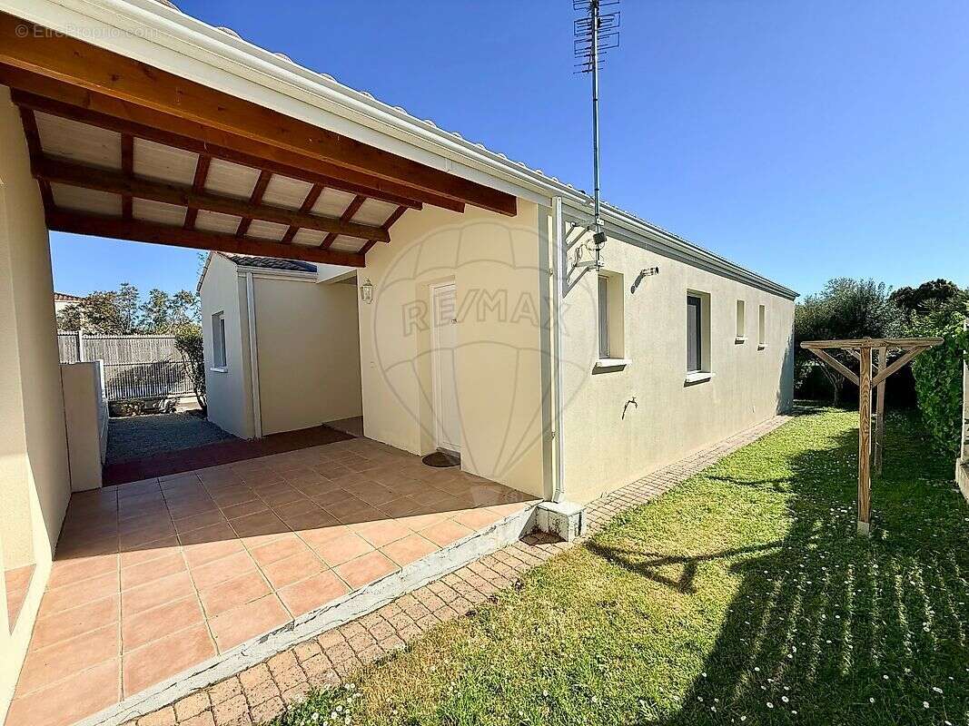 Maison à VAUX-SUR-MER