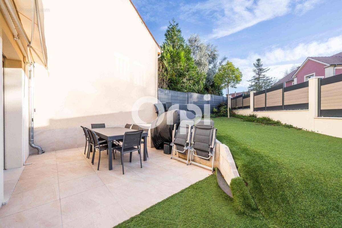 Maison à L&#039;HAY-LES-ROSES