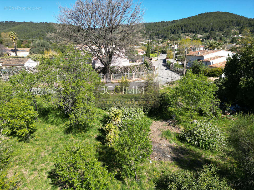 Terrain à PUGET-VILLE