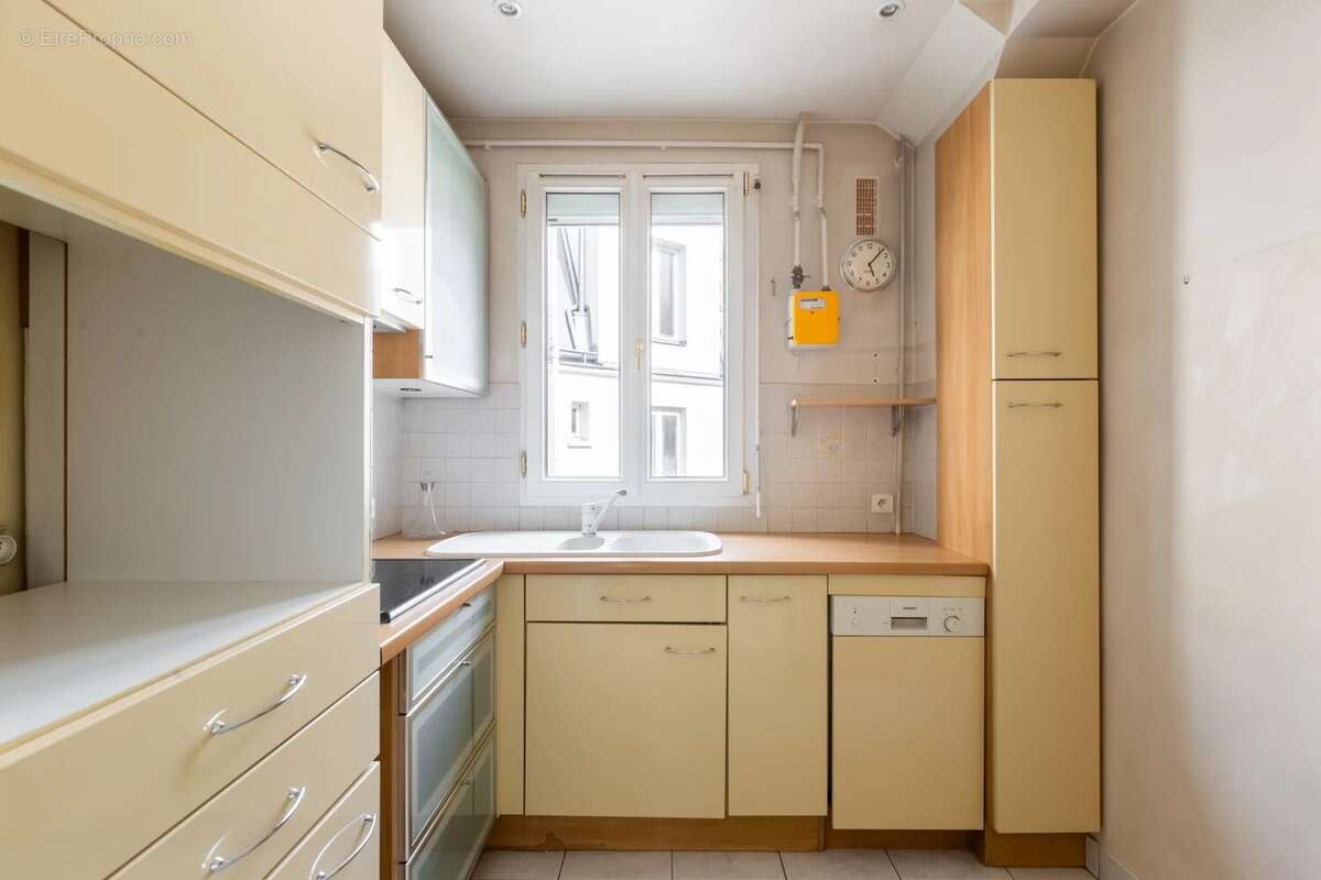 Appartement à PARIS-17E