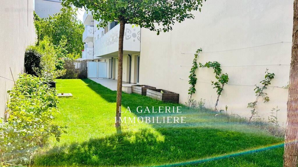 Appartement à COURBEVOIE