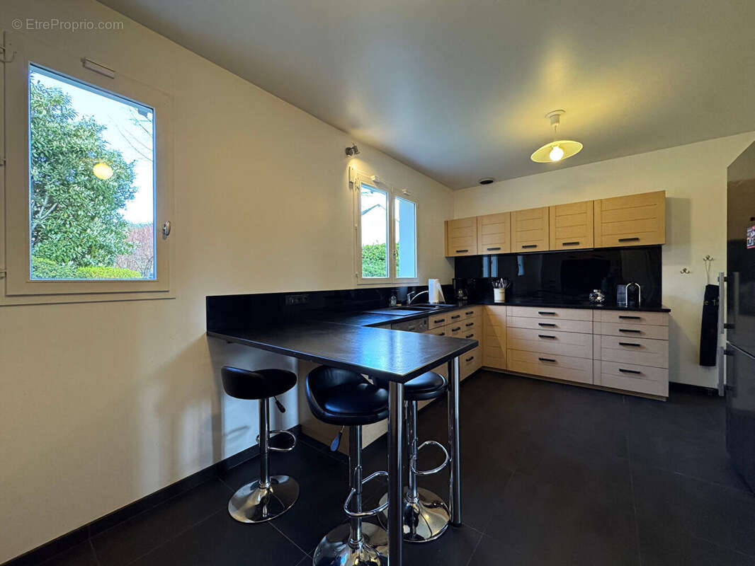 Maison à SAINT-NOM-LA-BRETECHE