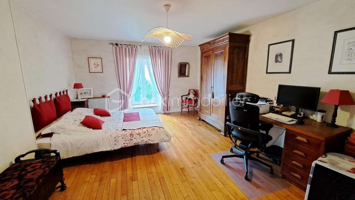 Maison à SAINT-ASTIER