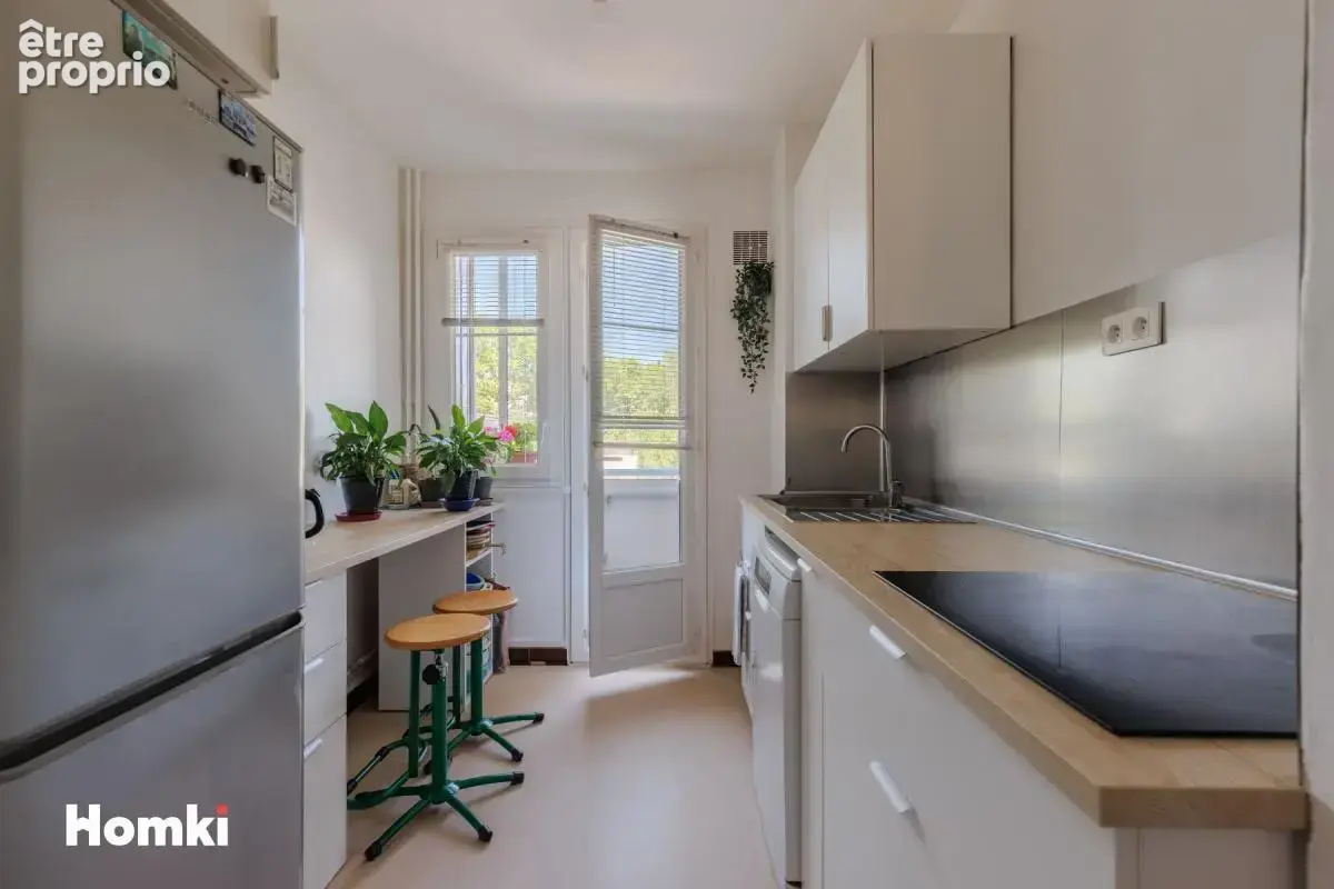 À vendre – T4 lumineux avec balcon, loggia, cave et parking – Lyon 9ᵉ - photo 2