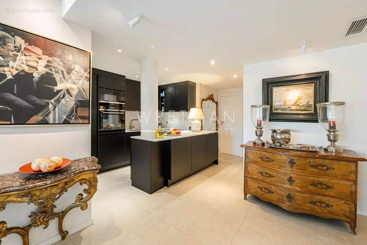Exceptionnel appartement 5 pièces sur la Croisette avec terrasse vue mer et garage - Cannes Croisette - photo 9